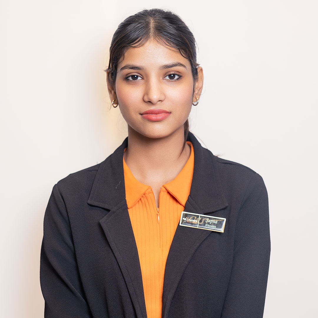 Book a Free Hair & Beauty Consultation at Eye Turners Salon with an Expert